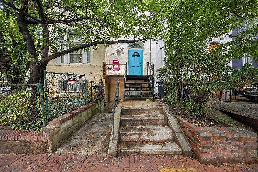 2 bed, 650 sqft, $3,000 — Photo 1