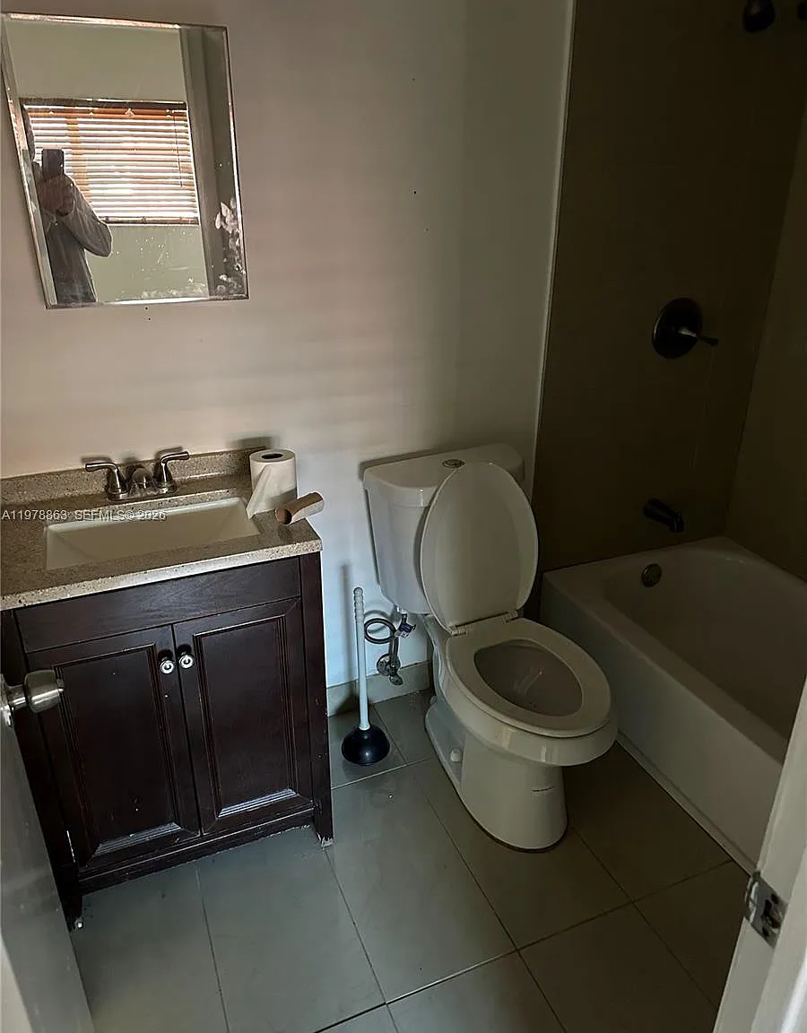 Royal Oaks Townhouse 8 Co — Photo 4