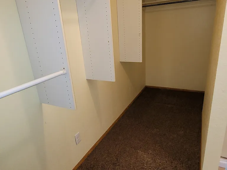 627 Highline Dr — Photo 18