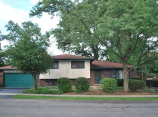 5635 Plymouth St, Downers Grove, IL 60516