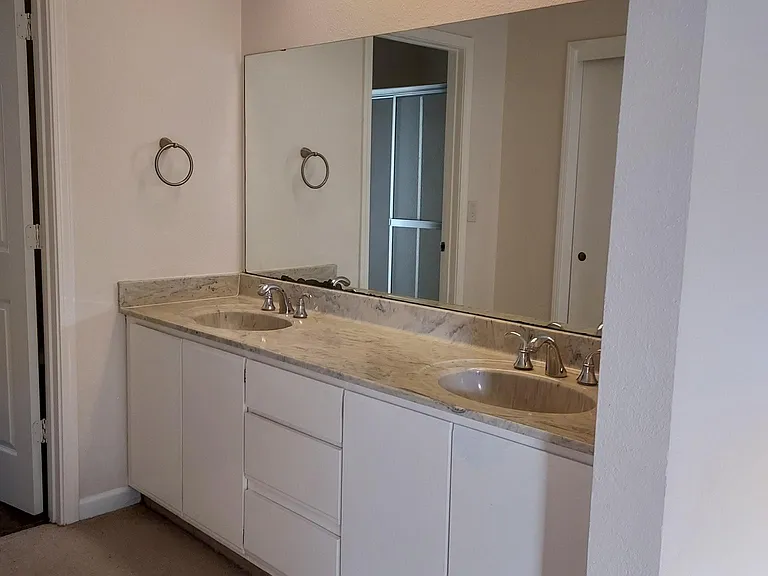 1001 Fairview Pl #HOUSE — Photo 6