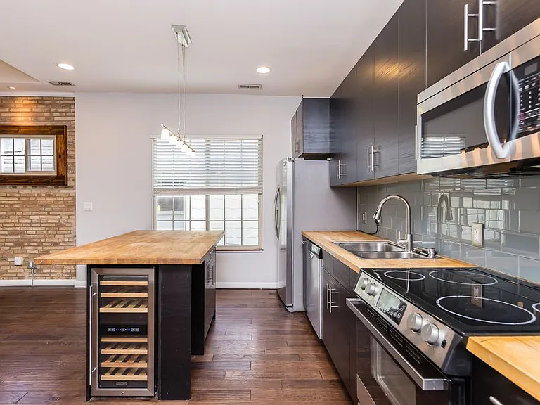 232 S Monroe Ave #UPSCALE LOFT — Photo 6
