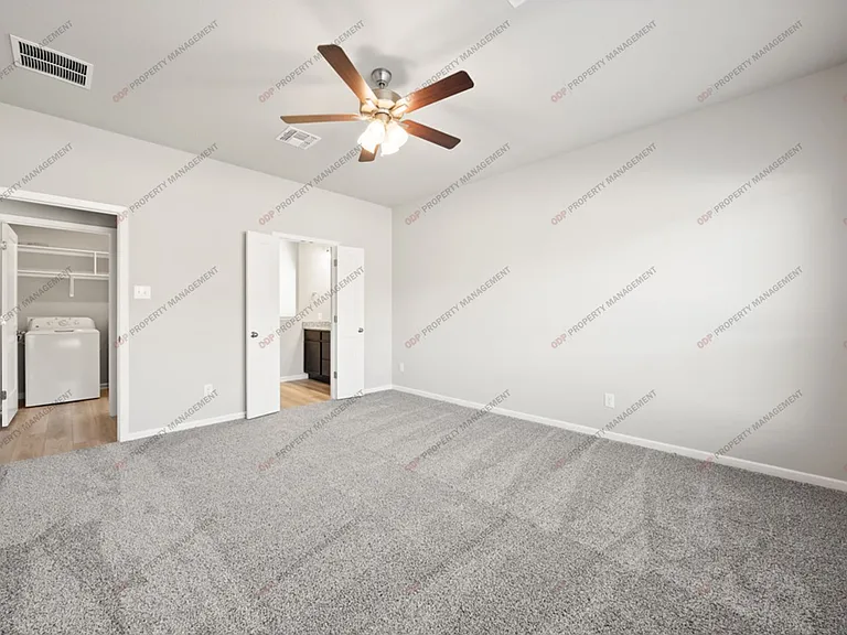 9512 Swenson Ln — Photo 14