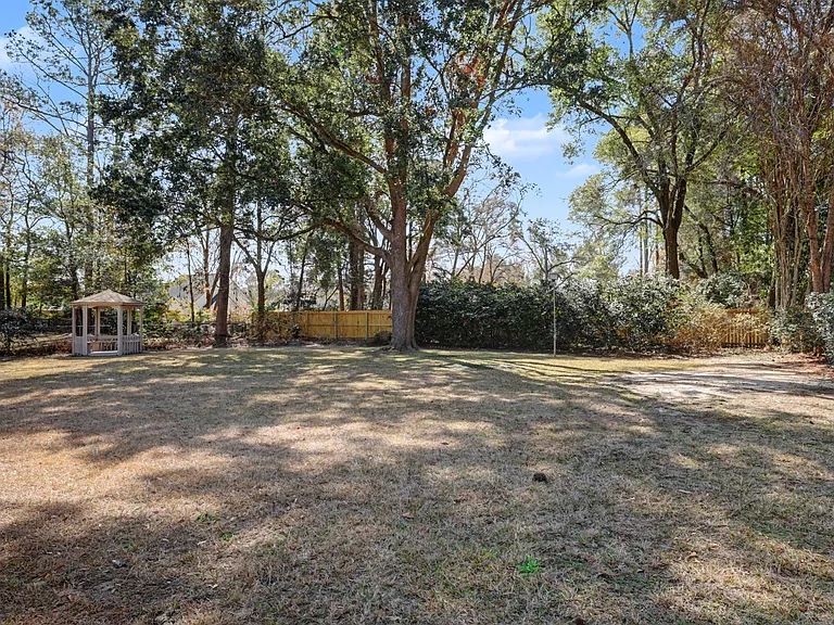3231 N Shannon Lakes Dr — Photo 48