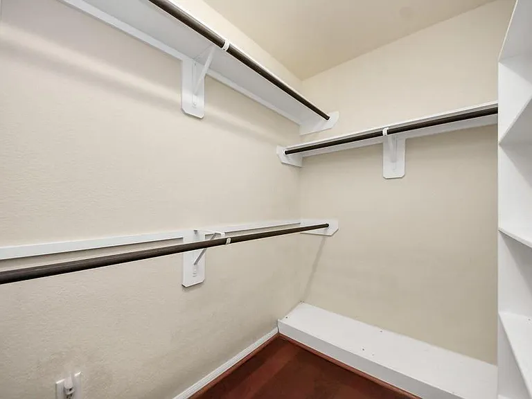 13918 Goodridge Dr — Photo 14