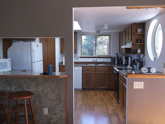 5th image of 469 Canal Dr SE
