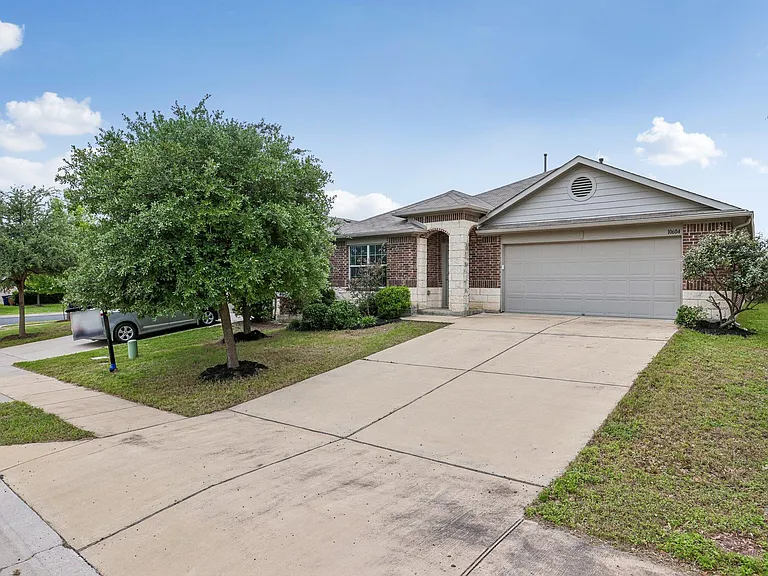 10604 Menominee Falls Ln — Photo 32