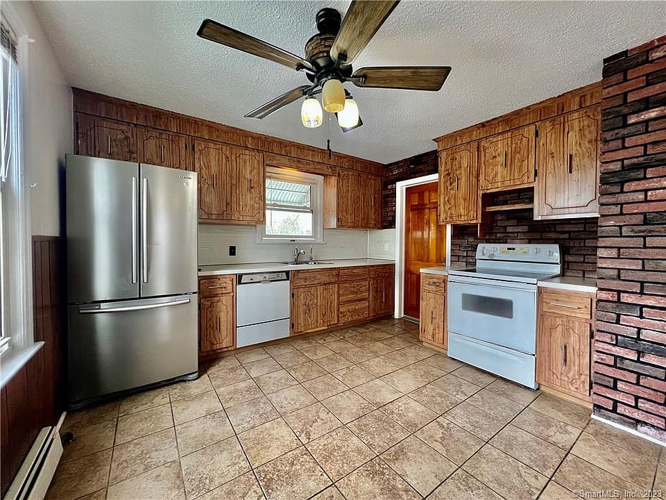 45 Light St, Stratford, CT 06615 Zillow