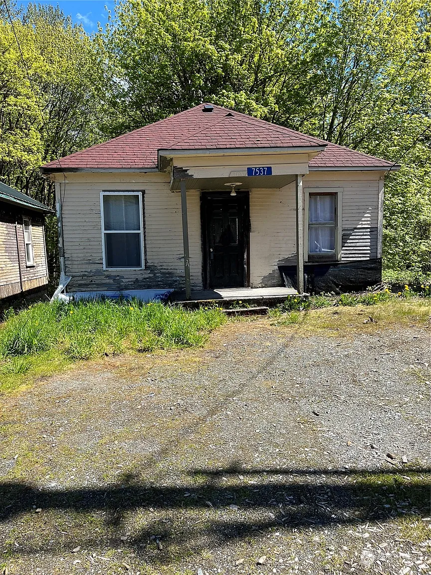 7537 S Dillard Avenue photo 1