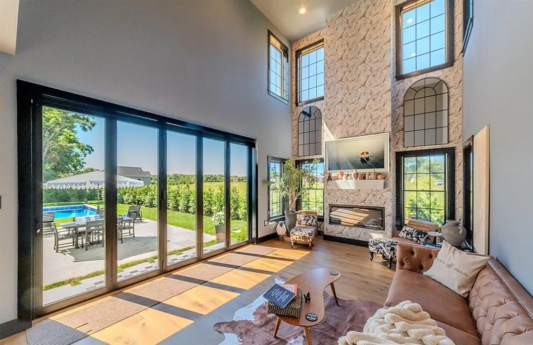 August Rental with Pool! — Photo 4