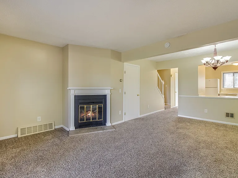Cedarwood Condos — Photo 12
