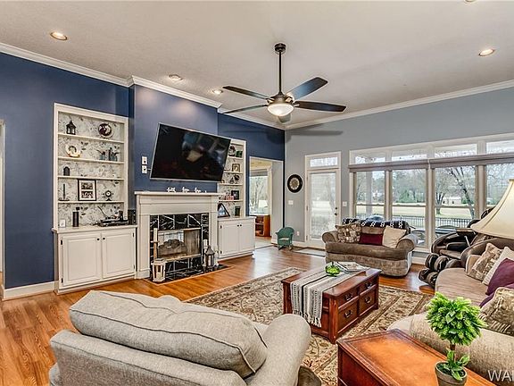 5th image of 5748 Bradford Ln