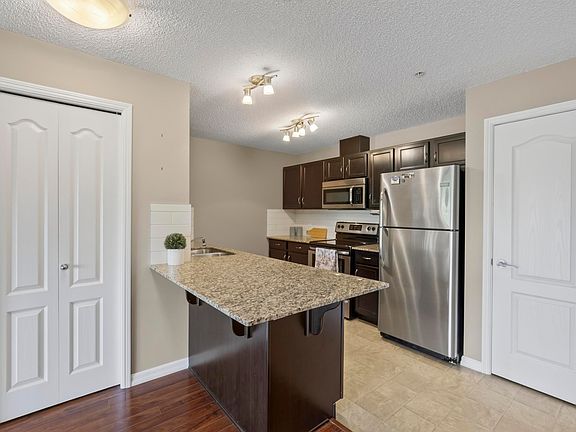 4th image of 271 Charlotte Way #108
