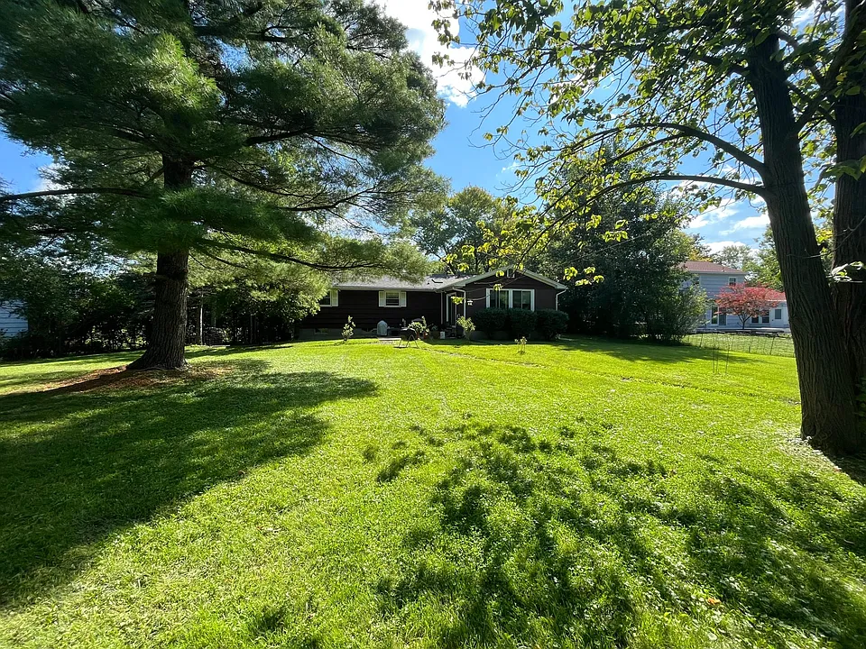 112 Randolph Rd