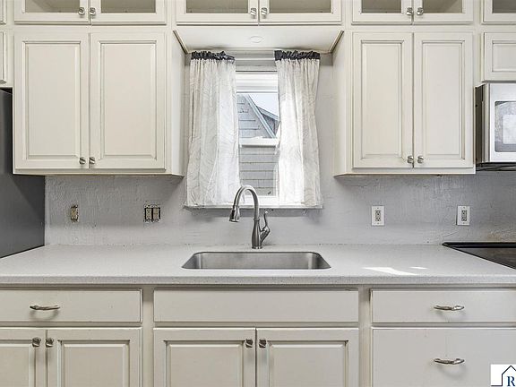 3rd image of 1316 Margaretha Ave