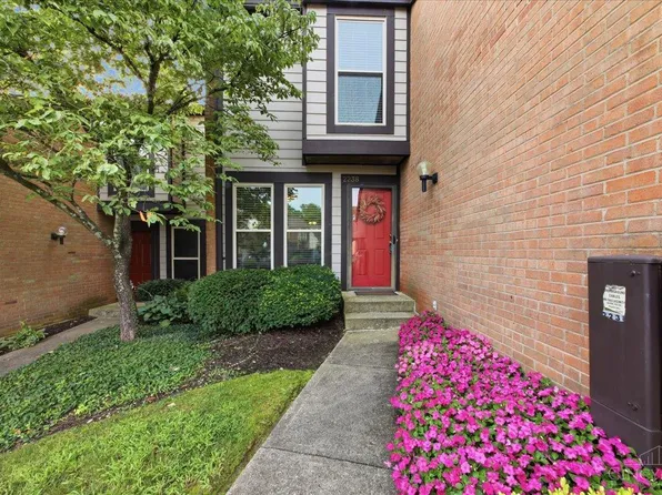 2238 Clough Ridge Dr, Cincinnati, OH 45230