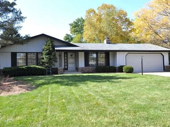7573 Chapel Hill Ct, Franklin, WI 53132