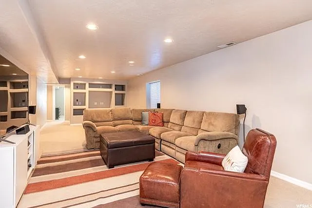 347 E La Vera Ln — Photo 10