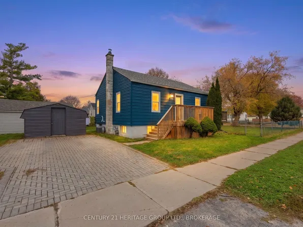 136 Kingscourt Ave, Kingston, ON K7K 4P3