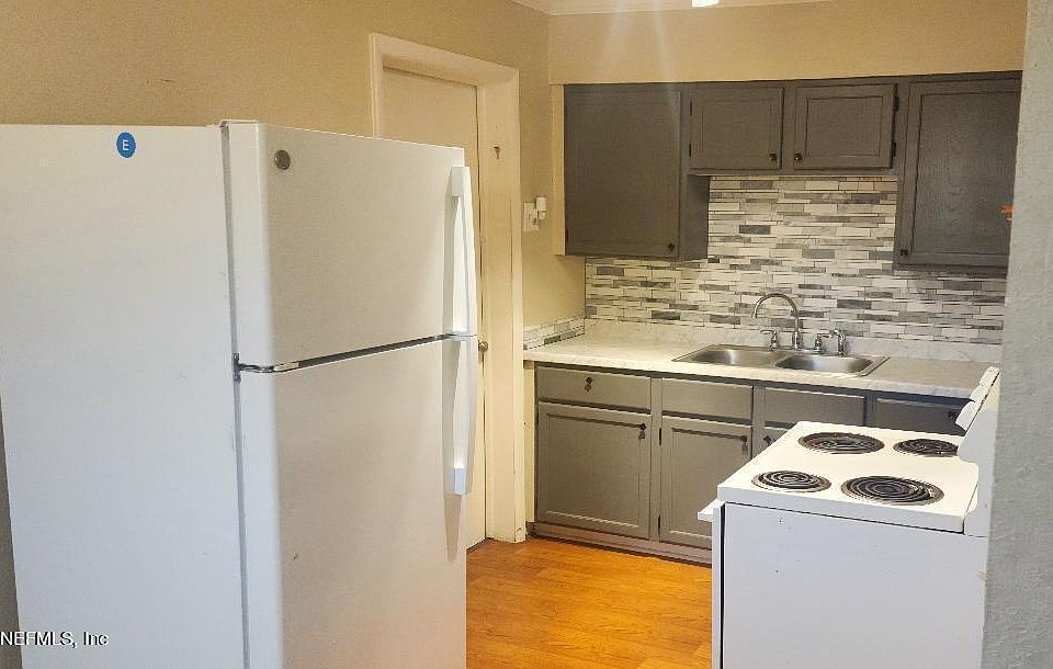 2nd image of 2169 W 13TH Street