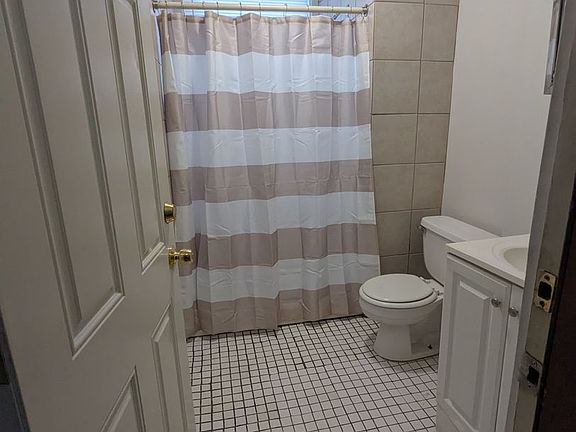5th image of 588-590 Fairfield Ave #B9