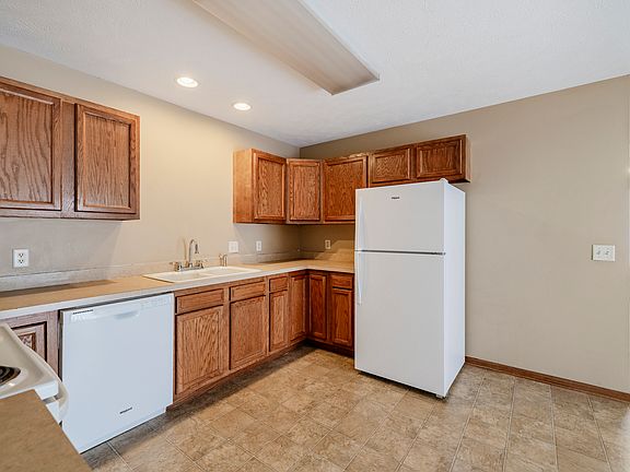 2nd image of 8621 Lexington Ave