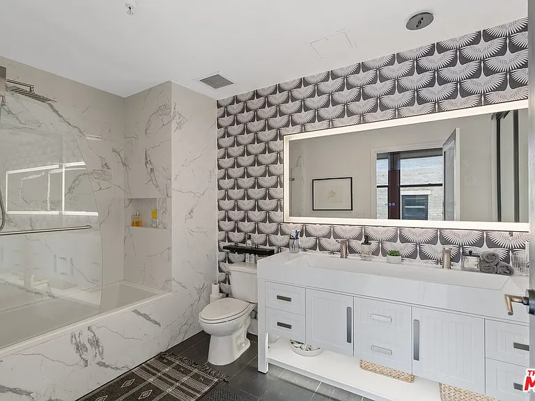 460 S Spring St #1210 — Photo 15