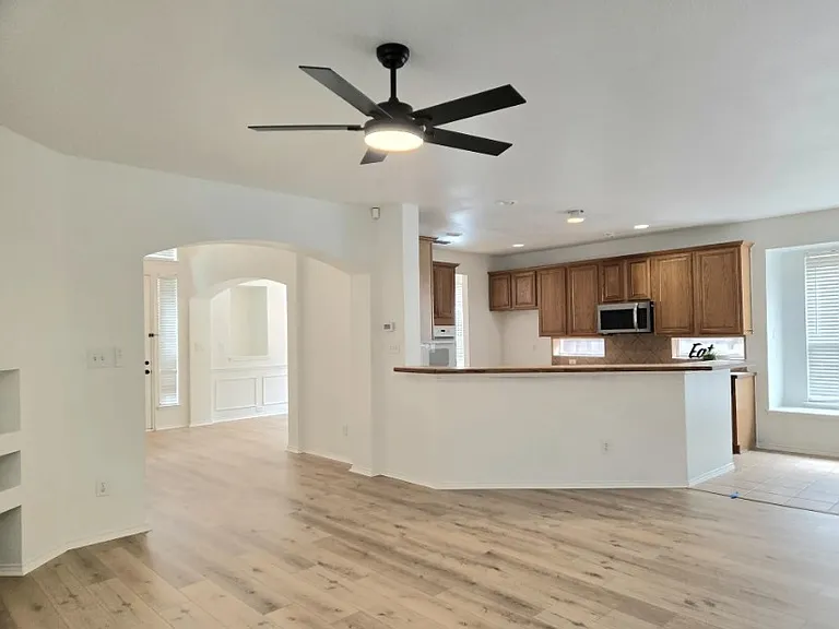 2040 Londonderry Dr — Photo 13