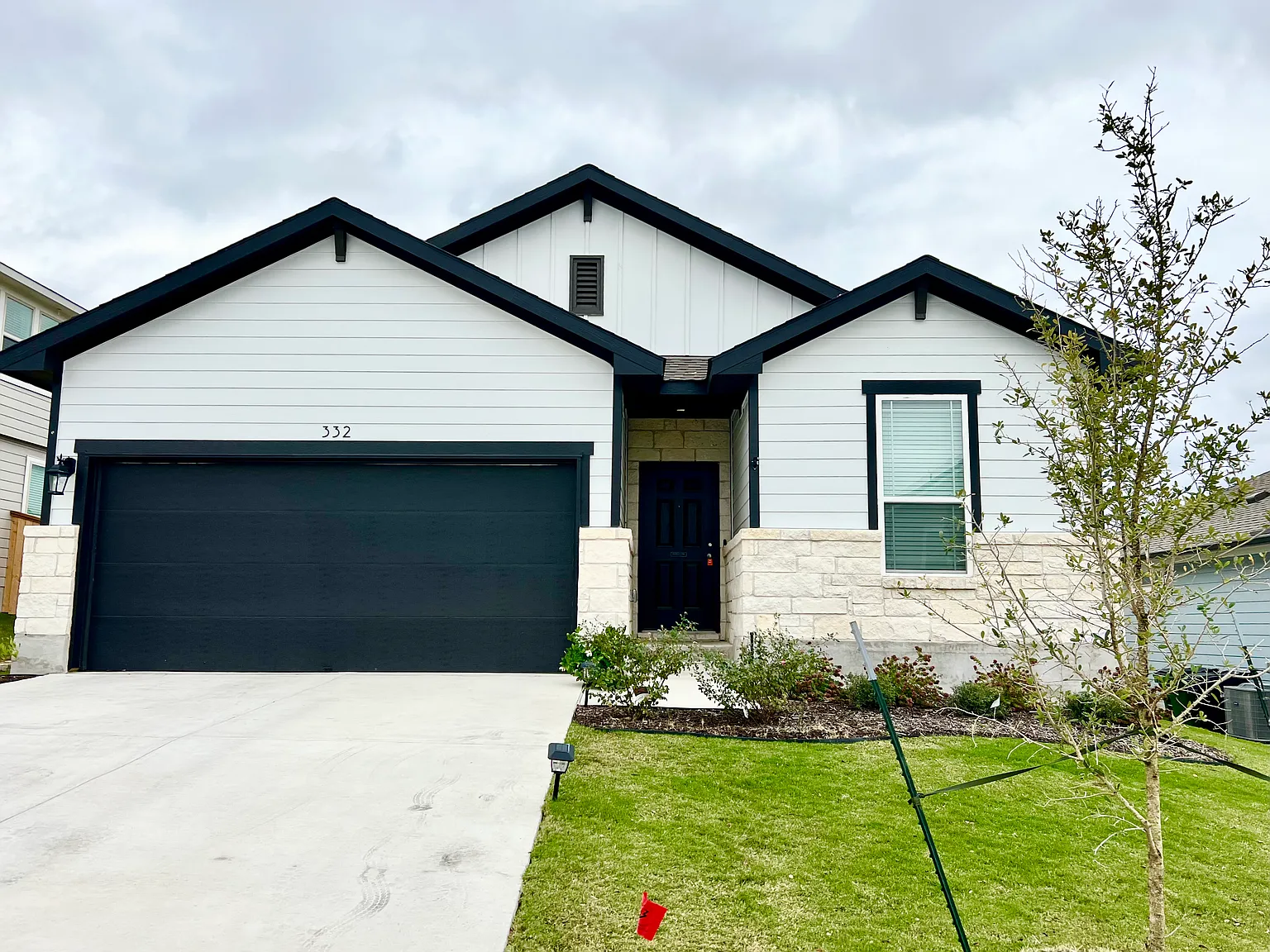 3 bed, 1877 sqft, $1,875 — Photo 2
