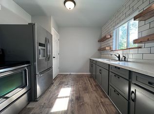 90 Lincoln Ave, Clintonville, WI 54929