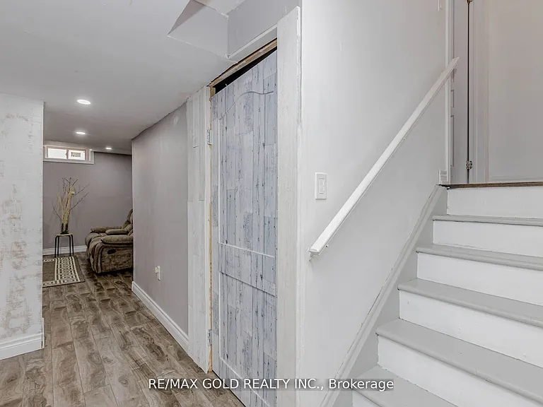 39 Chesterwood Cres — Photo 43