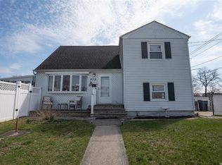 872 Adams St, Baldwin, NY