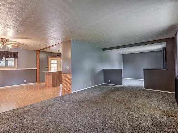 5th image of 980 Vassar Ct