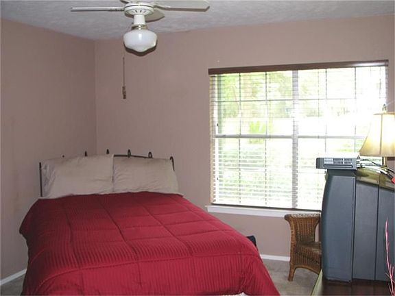 4th image of 3207 Villagedale Dr
