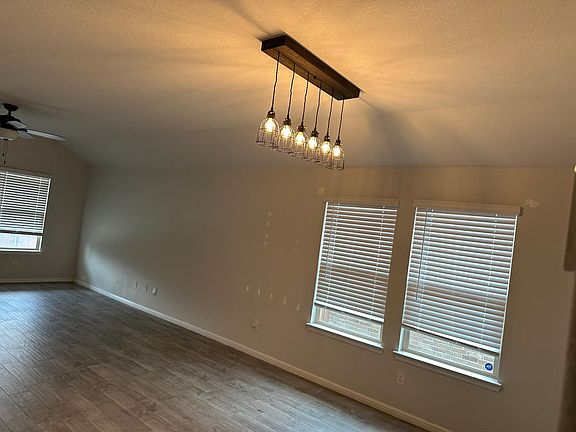 5th image of 2121 Denmark Ln