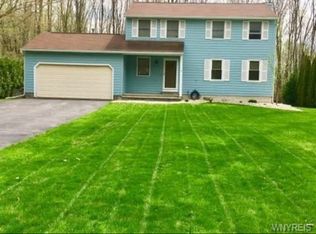19 Hemlock Ln, Pennellville, NY 13132