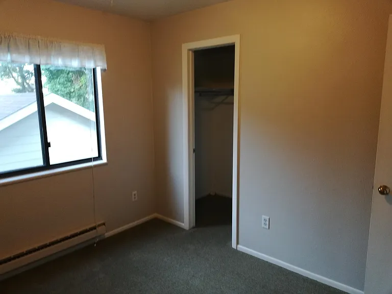 3500 Rolling Green Dr #J40 — Photo 11