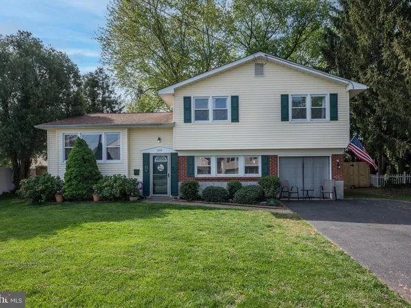 203 N Harrison Ave, Edgewater Park, NJ 08010