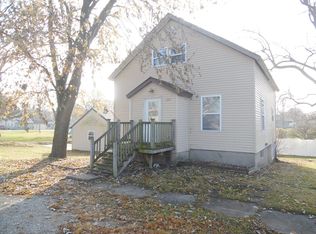 120 W Scott St, Seneca, IL 61360