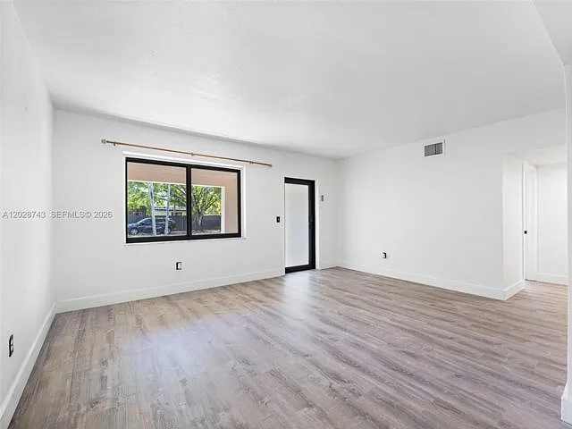 1700 SW 64th Ave — Photo 15