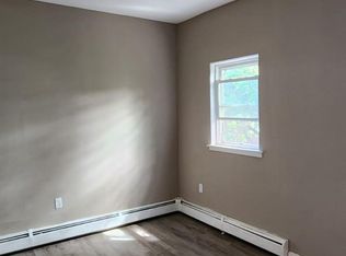 702 S 19th St #1L, Newark, NJ 07103