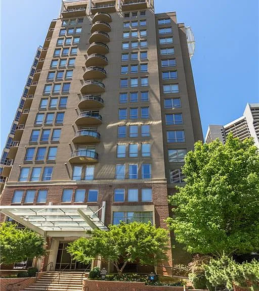 2626 Peachtree Rd NW #1008 — Photo 2