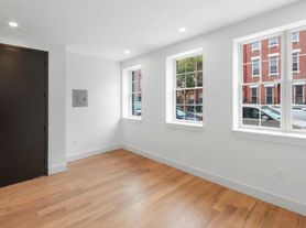 102 Central Ave, Brooklyn, NY