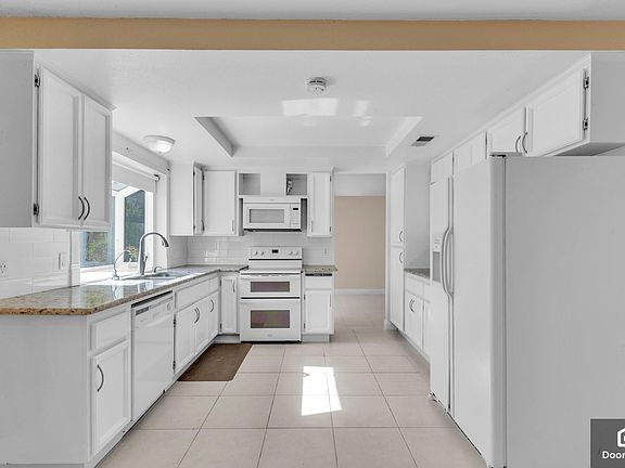 3rd image of 8456 Menke Way