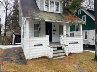 146 Valley View Dr, Syracuse, NY 13207