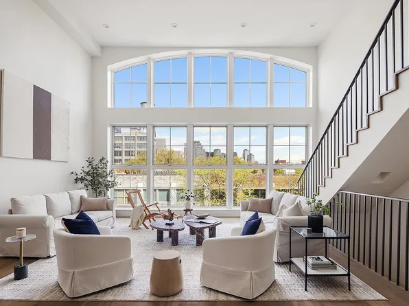 84 Oak St #3B, Brooklyn, NY 11222