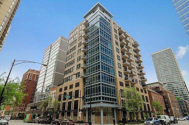 1st image of 101 W Superior St APT 1206
