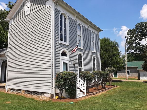 104 N Cedar St