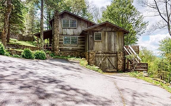 3rd image of 275 Sarvis Ln