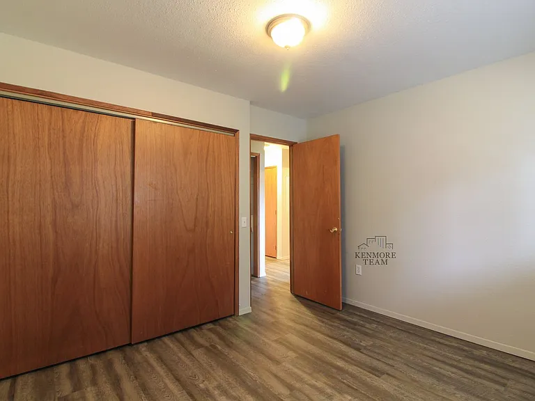 1038 Wright Ave — Photo 4
